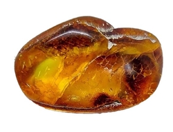 Baltic amber-cca 4,92 g-3,5x2x1 cm