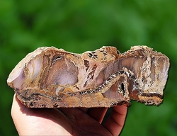 Chalcedon z Ahníkova o rozměru 16x6x4 cm - cca 732 g